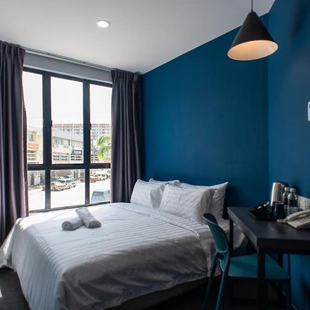 Chariton Hotel Bagan Бътъруърт Екстериор снимка