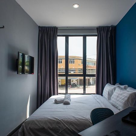 Chariton Hotel Bagan Бътъруърт Екстериор снимка